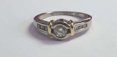 18ct white and yellow gold Diamond ring